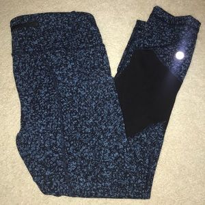 LULULEMON pattern 7/8 length leggings